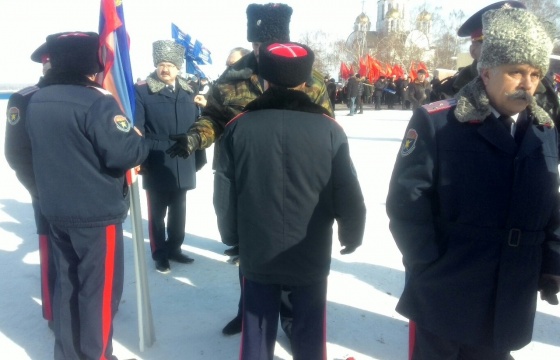 23 февраля в Самаре состоялось торжественное возложение цветов к Вечному огню  на площади Славы