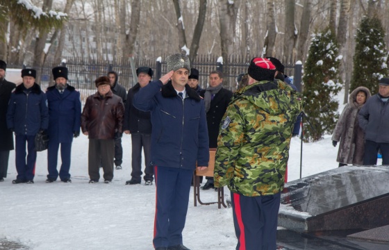 Торжественное посвящение в кадеты в г. Жигулевске у Вечного огня.