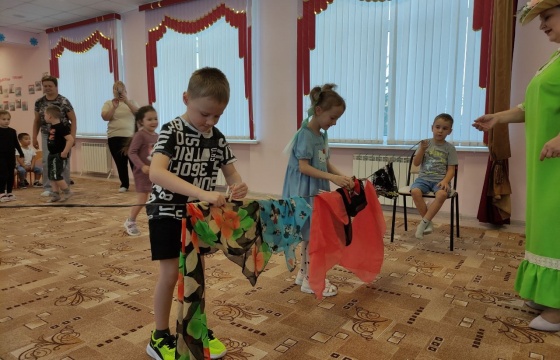 В с. Кинель-Черкассы Кинель-Черкасского района прошёл праздник «Посиделки на Покров» и выставка «Подари мне платочек».