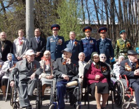 Казаки Красноглинского СКО поздравили ветеранов войны с  69-й годовщиной Великой победы 