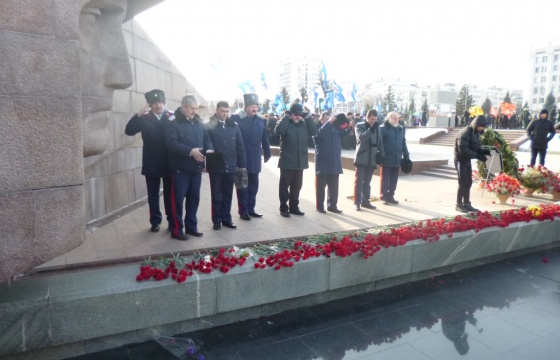 Церемония возложения цветов к Вечному огню, посвященная Дню защитника Отечества