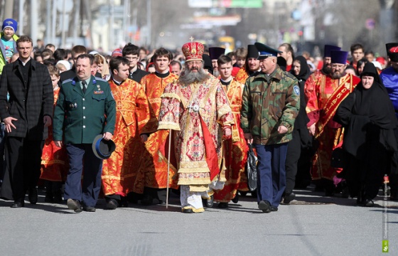 Пасхальный крестный ход в Екатеринбурге