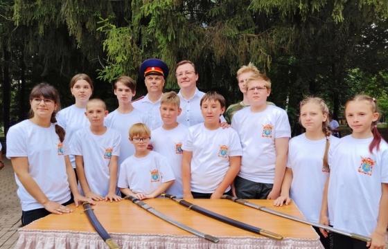 Губернатор Самарской области Дмитрий Игоревич Азаров пообщался с юными патриотами г. Отрадный