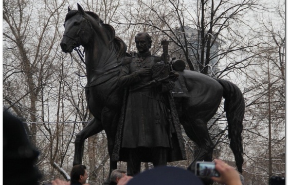 Праздник весны для казаков у памятника Платову в парке «Казачьей славы»