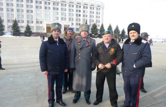 Церемония возложения цветов к Вечному огню, посвященная Дню защитника Отечества