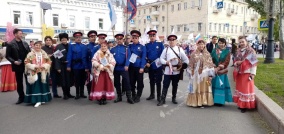 Казаки СКО "Станица Кинель-Черкасская" приняли участие в Студвесне — карнавальное шествие «Мы вместе!».