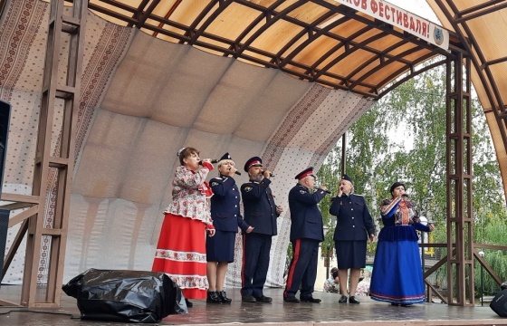 В п.г.т. Алексеевка городского округа Кинель Самарской области состоялся IV Межмуниципальный фестиваль-конкурс казачьей песни «Гуляйте, братья казаки!»