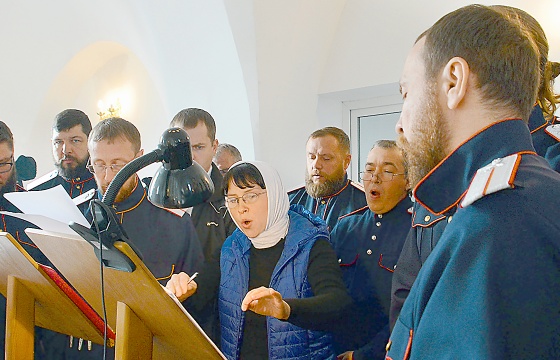 Делегация казаков Самарского окружного казачьего общества приняла участие в Божественной литургии.